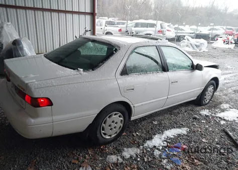 1999 Toyota Camry Le z USA, uszkodzony, nr VIN 4T1BG22K4XU920498